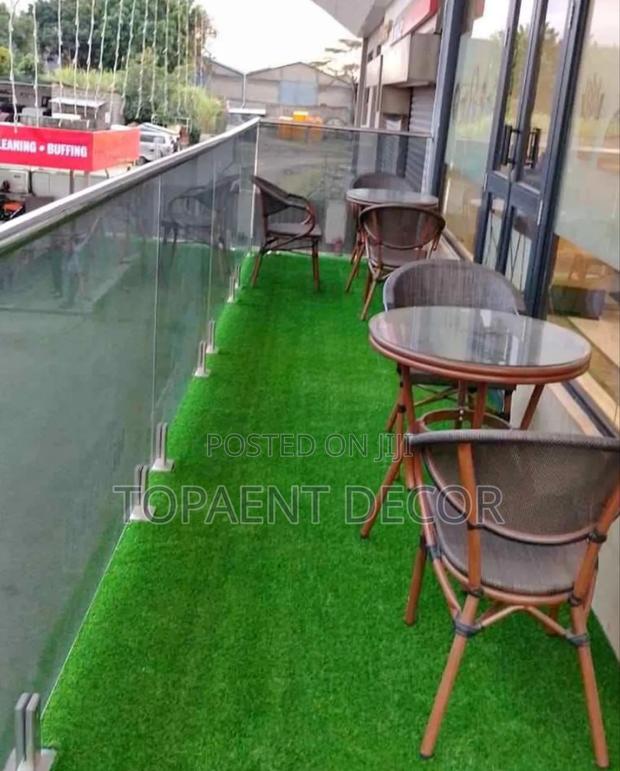 Stable Quality Outdoor Restaurant Space Artificial Grass - main view