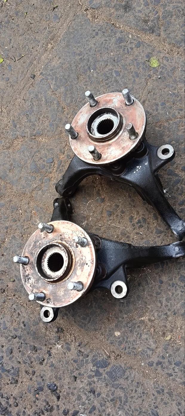 Vanguard,Rav4 Front Wheel Hubs. - thumbnail 2