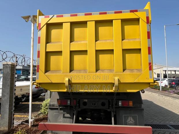 Sinotruk Howo H3 Tipper - thumbnail 3