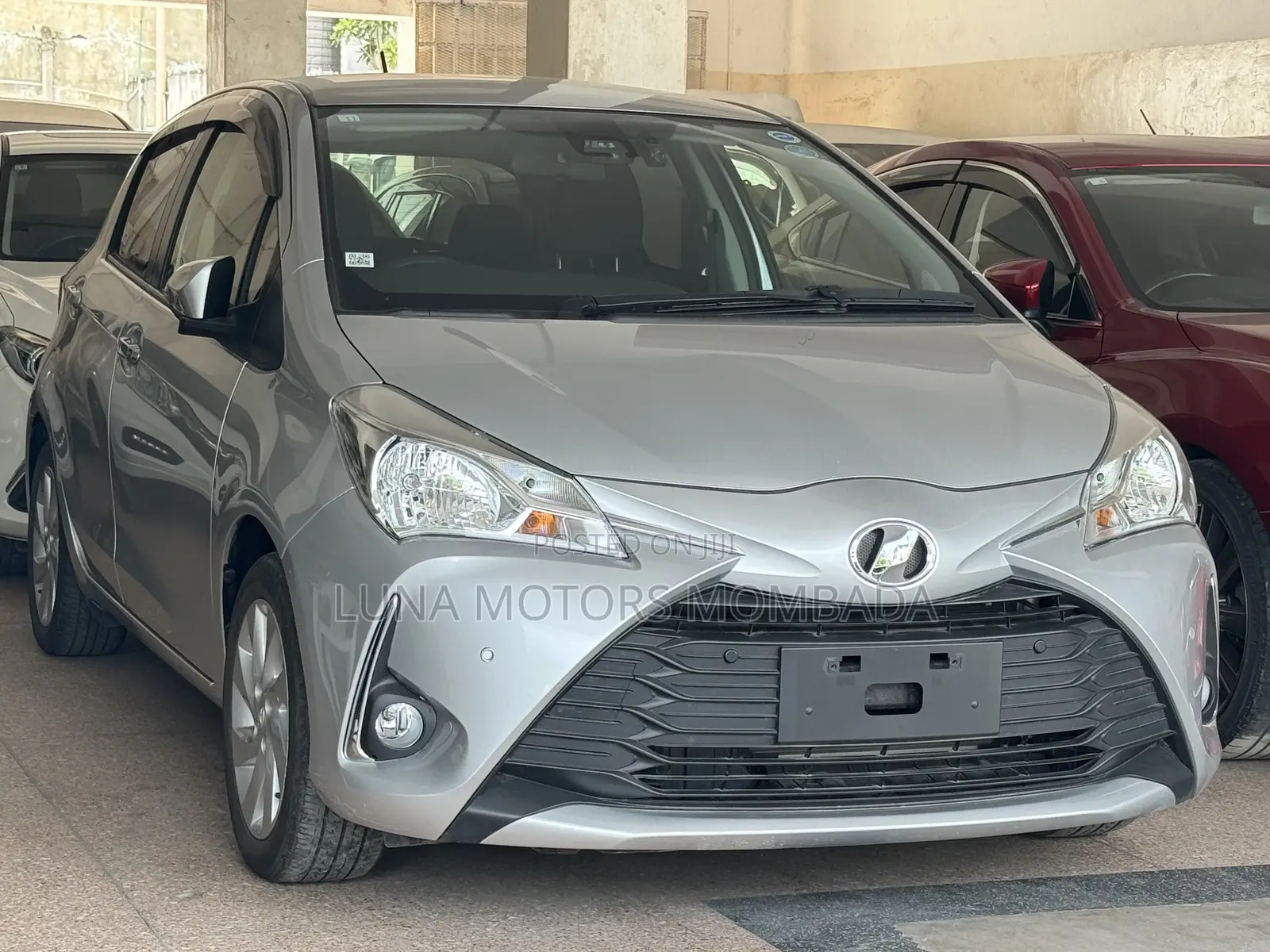 Toyota Vitz 2018 Silver