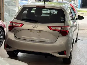Toyota Vitz 2018 Silver