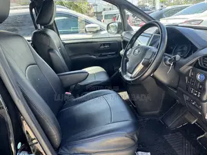 Toyota Noah 2018 Black