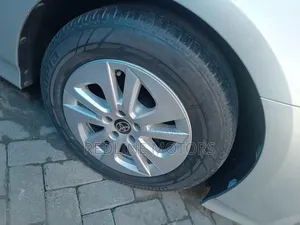 Toyota Prius 2017 Silver