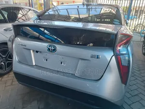 Toyota Prius 2017 Silver