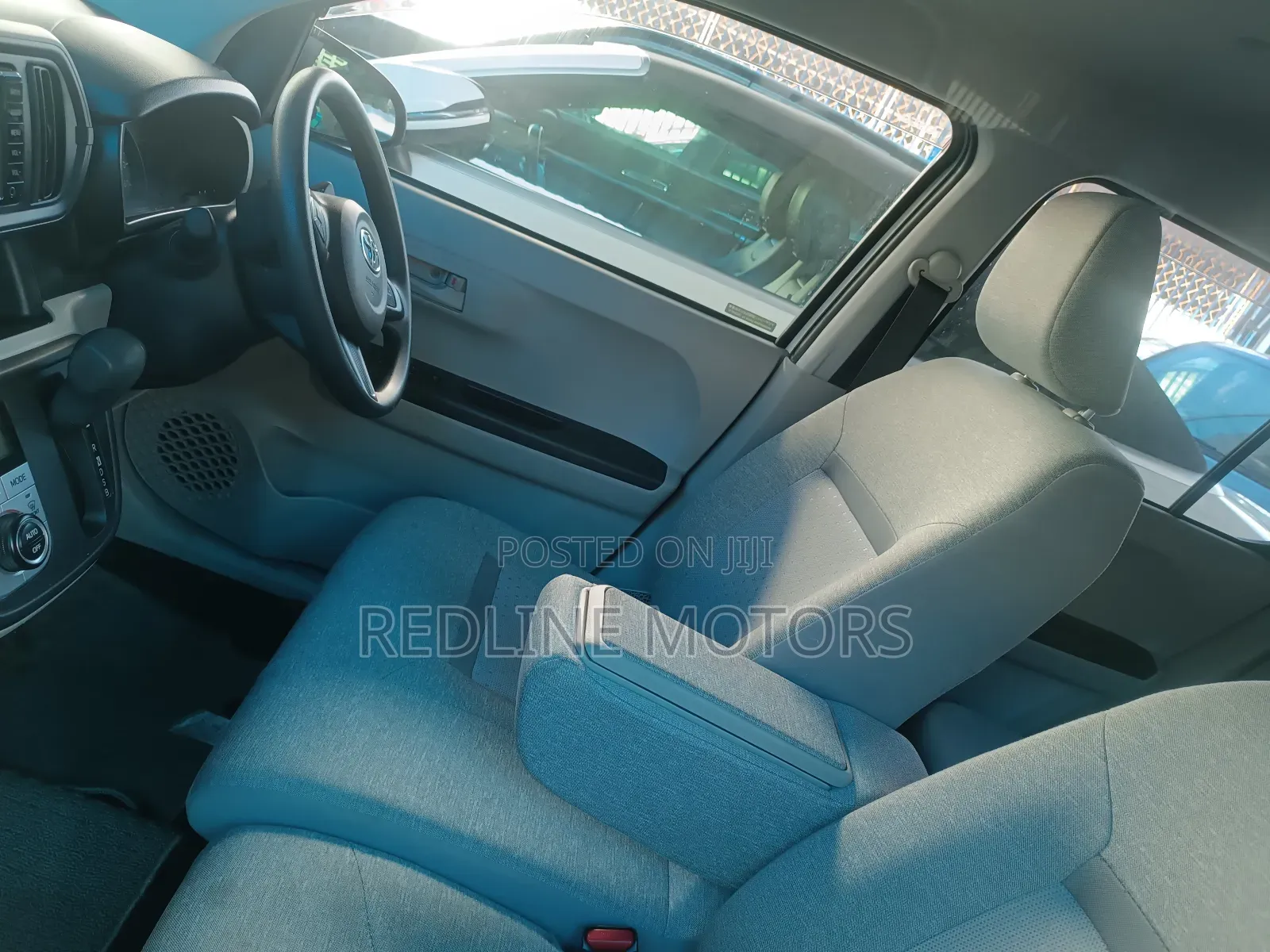 Toyota Passo 2018 Silver