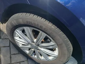 Volkswagen Touran 2018 Blue