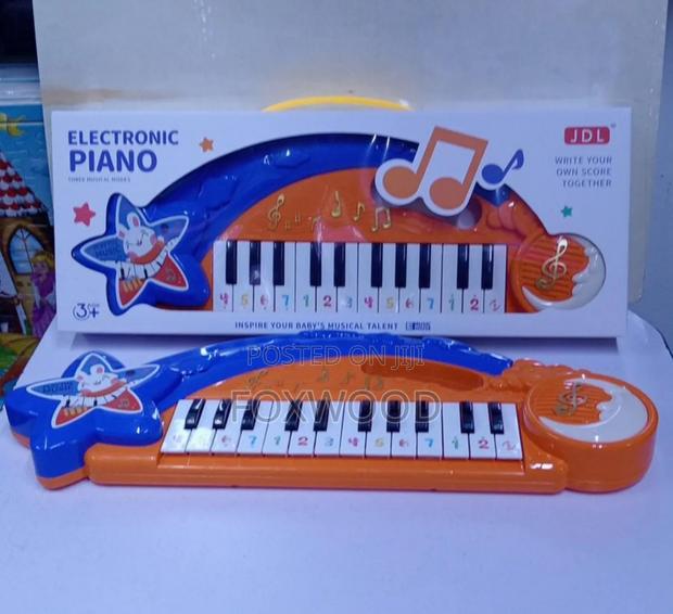 Child's Electronic Toy Piano. - thumbnail 5