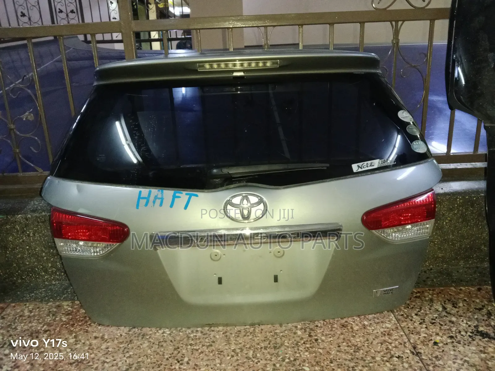 Toyota Wish Boot Tailgate 08/10