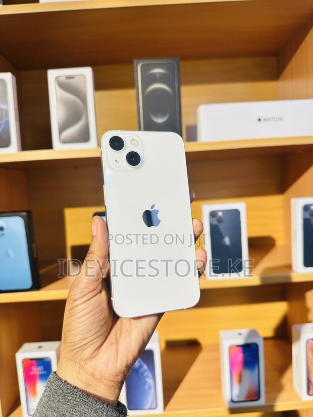 Apple iPhone 13 128 GB White - main view