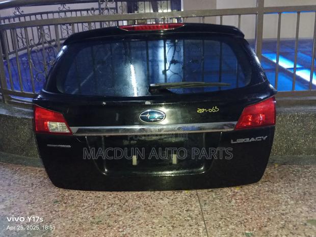 Subaru Legacy Br9 Boot Tailgate - thumbnail 2
