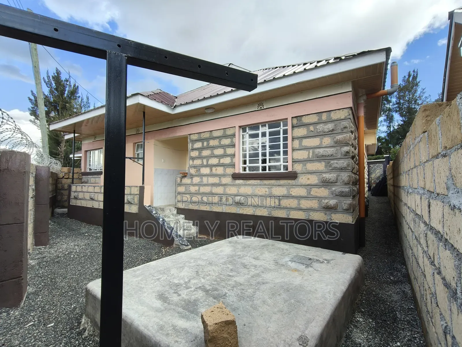 4bdrm Bungalow in Nkoroi Estate, Ongata Rongai for sale