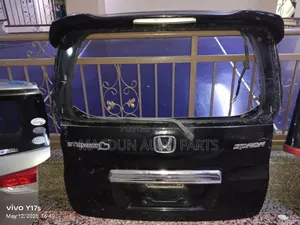 Hoda Stepwagon Spada Boot Tailgate