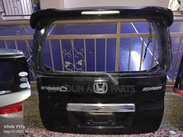 Hoda Stepwagon Spada Boot Tailgate