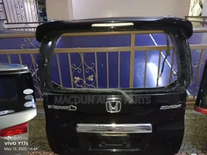 Hoda Stepwagon Spada Boot Tailgate