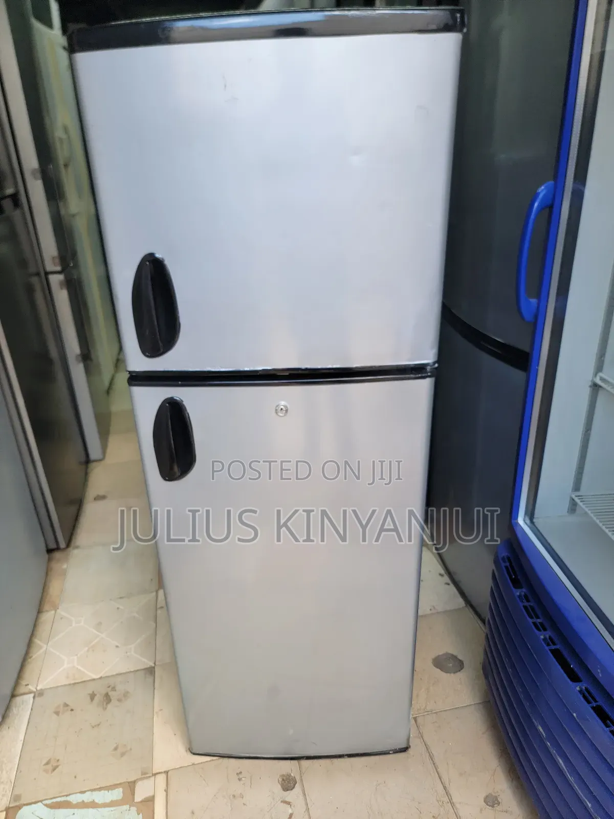 240l Top Freezer Armco