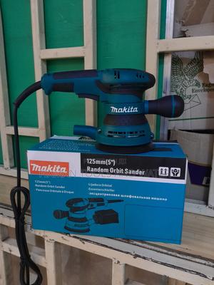 Makita Circular Orbital Sander With Free Disc - thumbnail 2