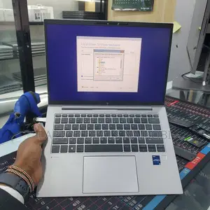 Laptop HP ZBook Firefly G8 16GB Intel Core I5 SSD 512GB