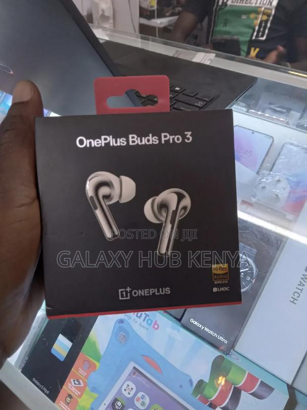 Oneplus Buds Pro 3 - main view