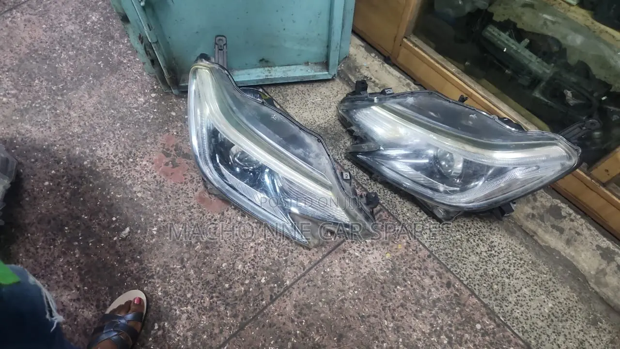 Toyota Mark X 2015 Xenon Headlight