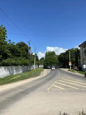 Prime 1 Acre Plot Touching Links Road for Sale
