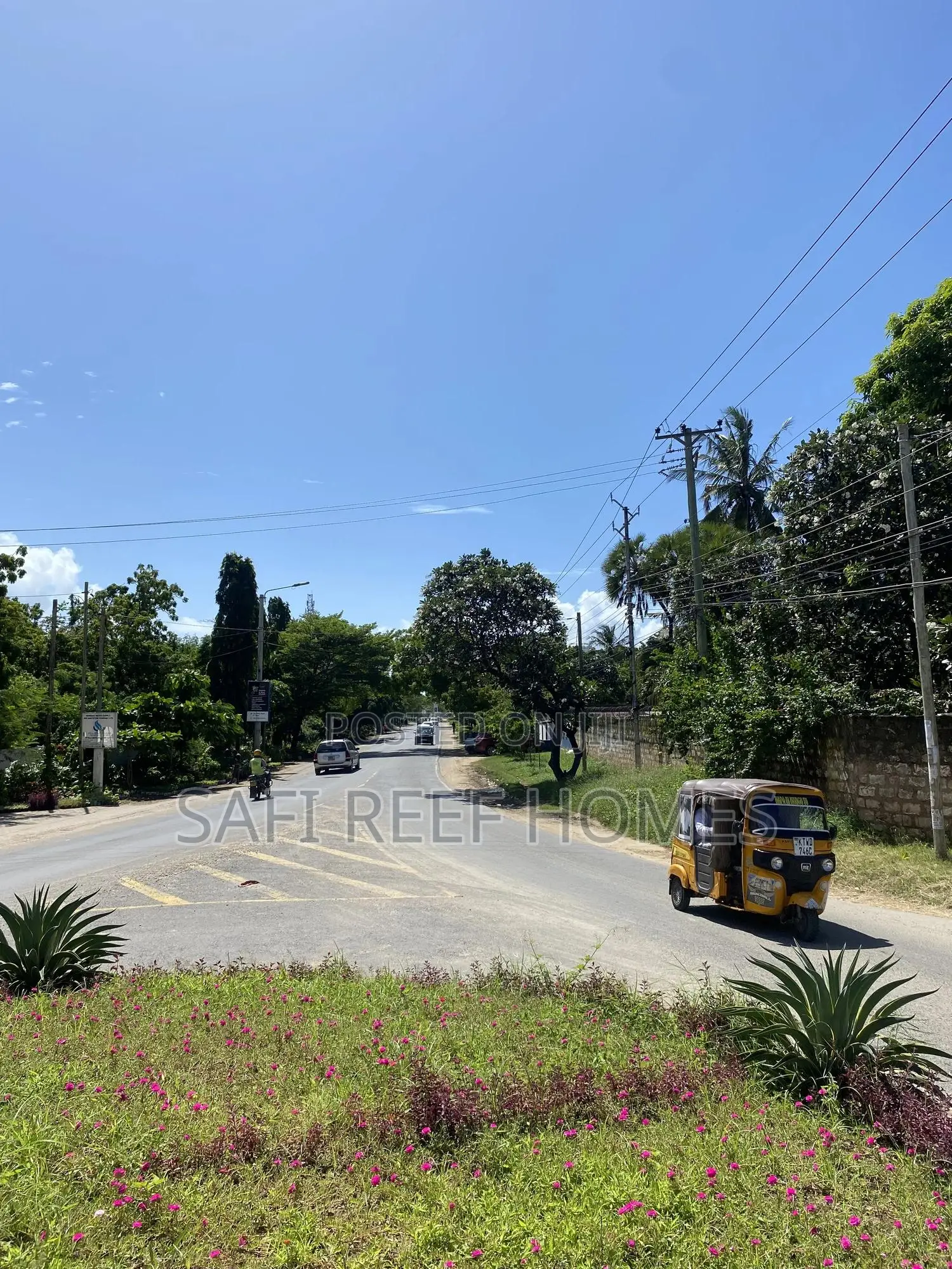 Prime 1 Acre Plot Touching Links Road for Sale
