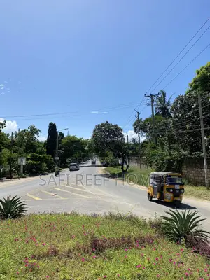 Prime 1 Acre Plot Touching Links Road for Sale