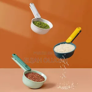 Scooping Spoons With Sealing Clip