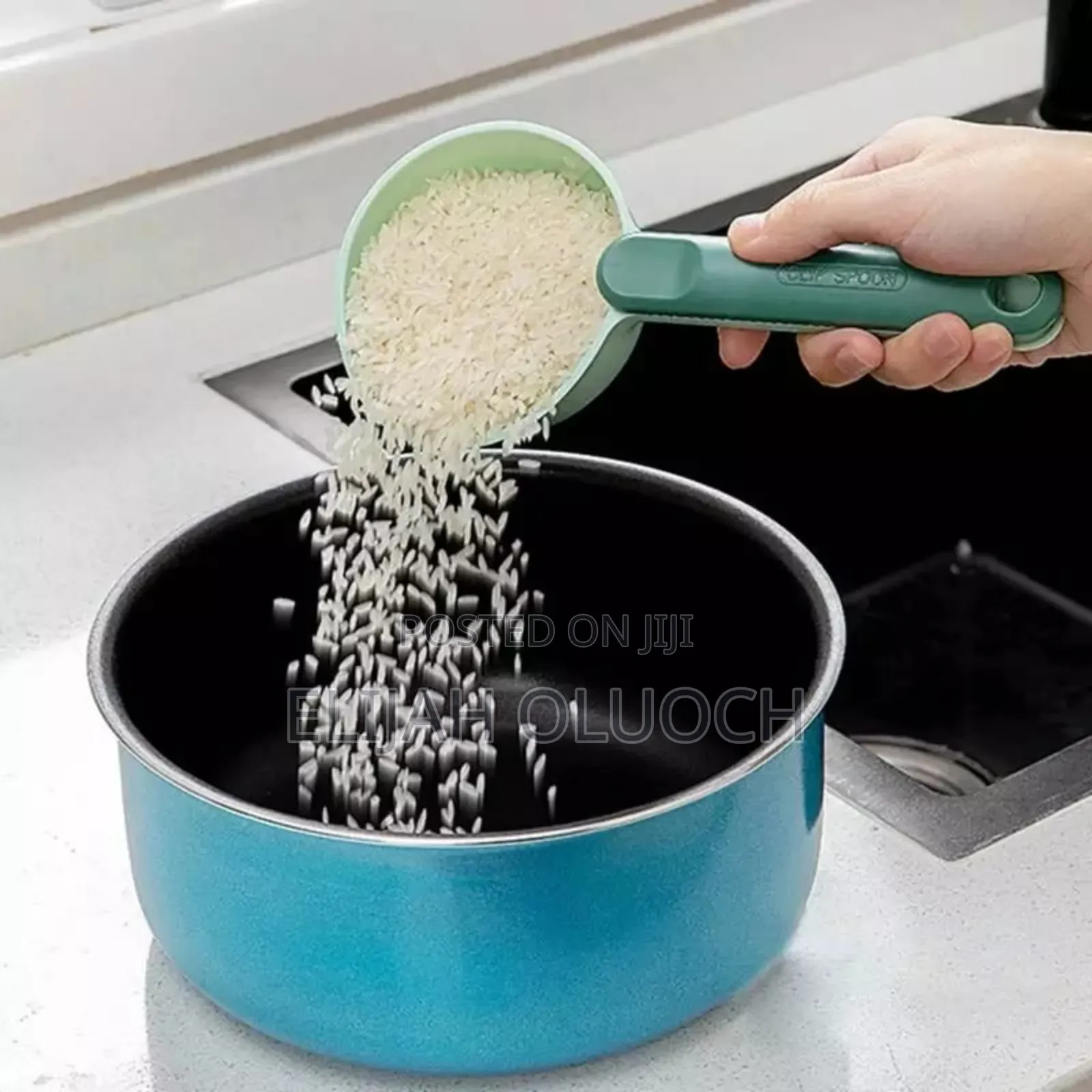 Scooping Spoons With Sealing Clip