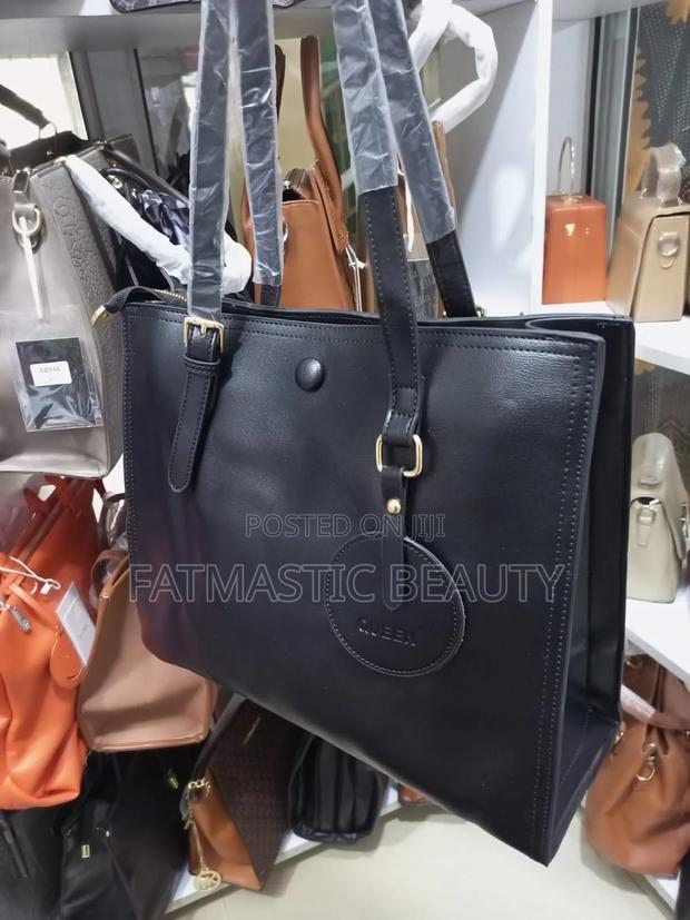 Good Material Handbag - thumbnail 3