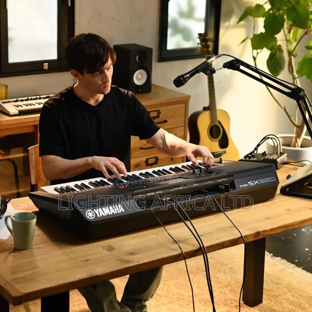 Yamaha PSR Sx920 Keyboard - main view