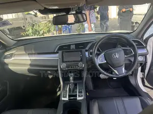 Honda Civic Touring 2021 Off white