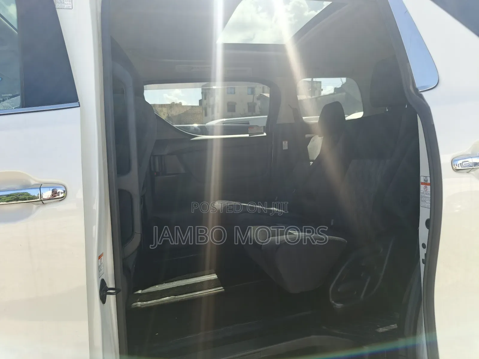 Toyota Vellfire 2019 White