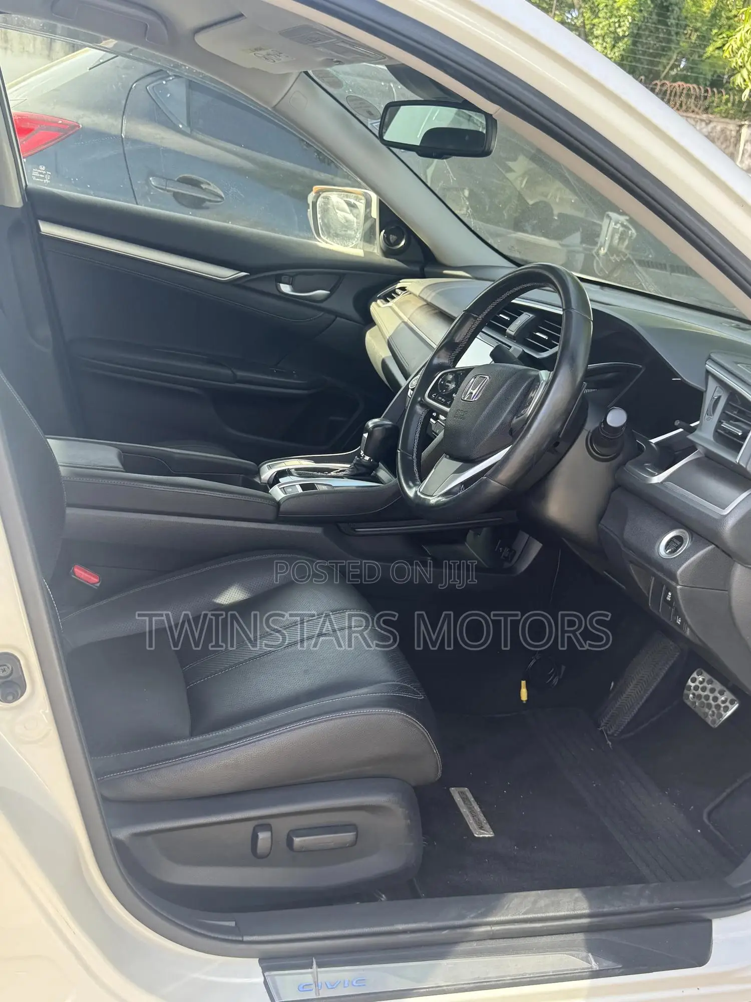 Honda Civic Touring 2021 Off white