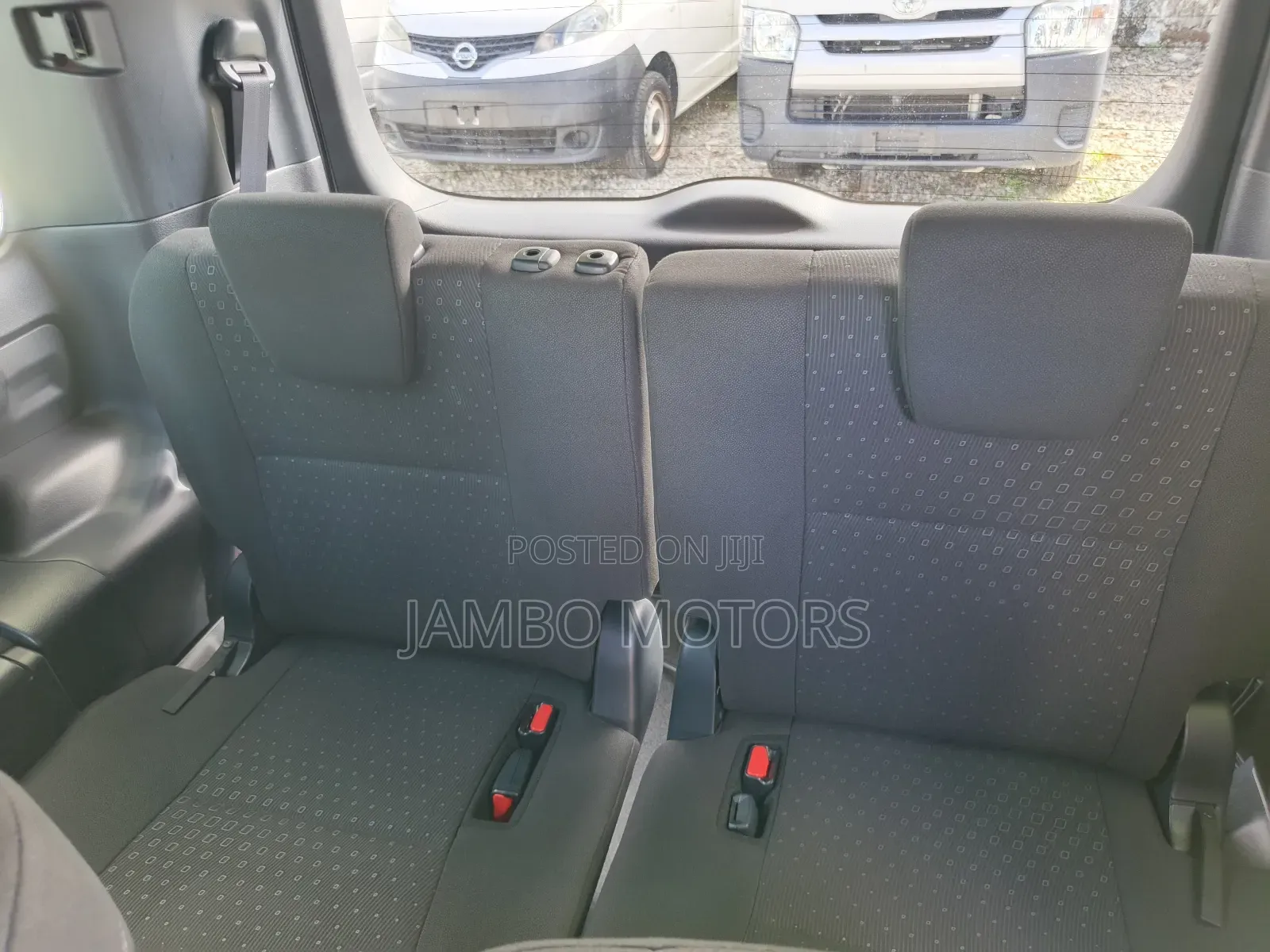 Toyota Noah 1.8 FWD Hybrid (7 seater) 2018 White