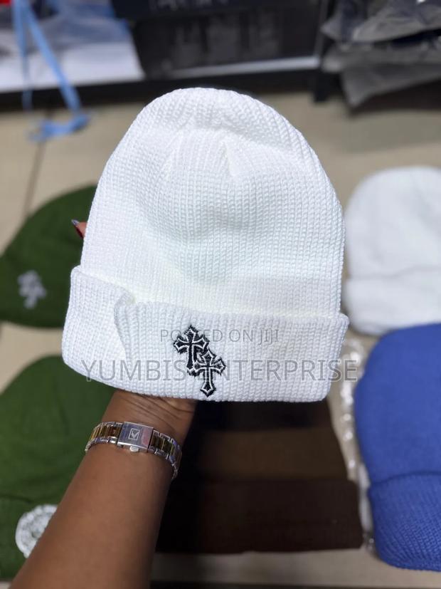 White Color Stylish Beanie Unisex Hats at 600 Each