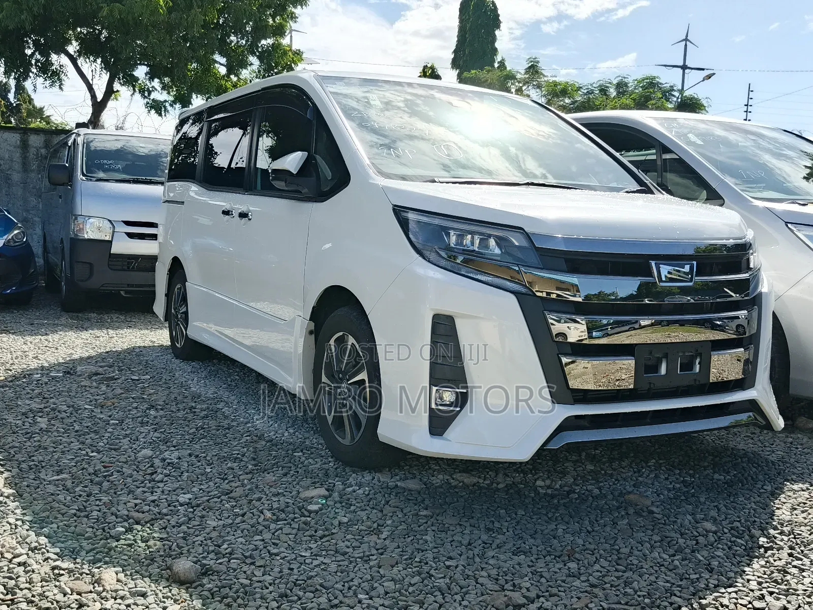 Toyota Noah 2.0 FWD (7 Seater) 2019 White