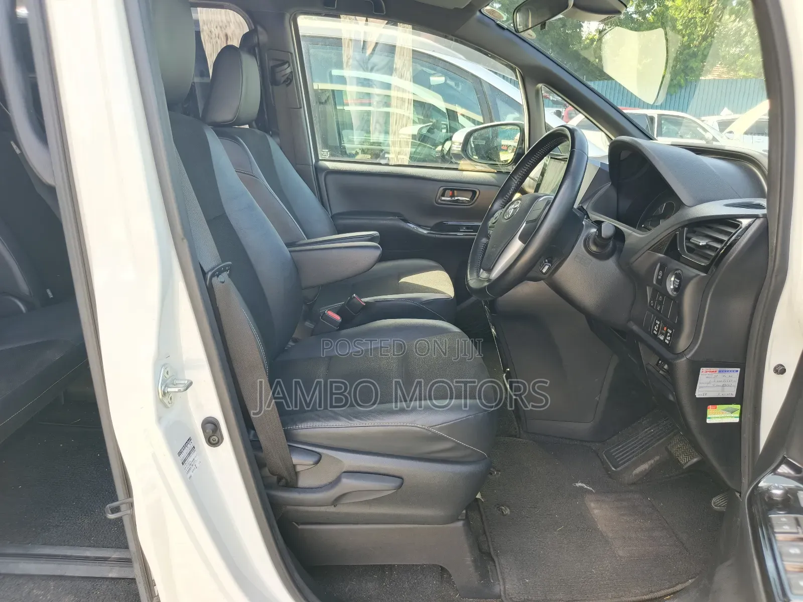 Toyota Noah 2.0 FWD (7 Seater) 2019 White