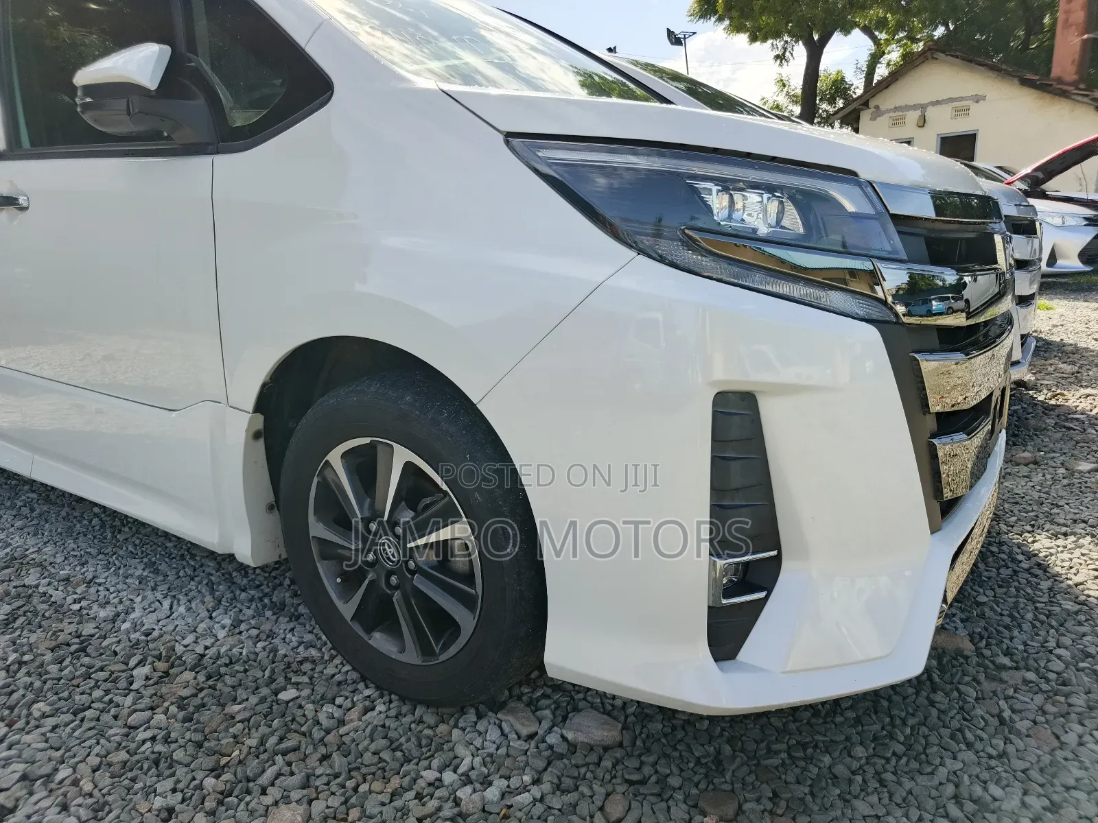 Toyota Noah 2.0 FWD (7 Seater) 2019 White
