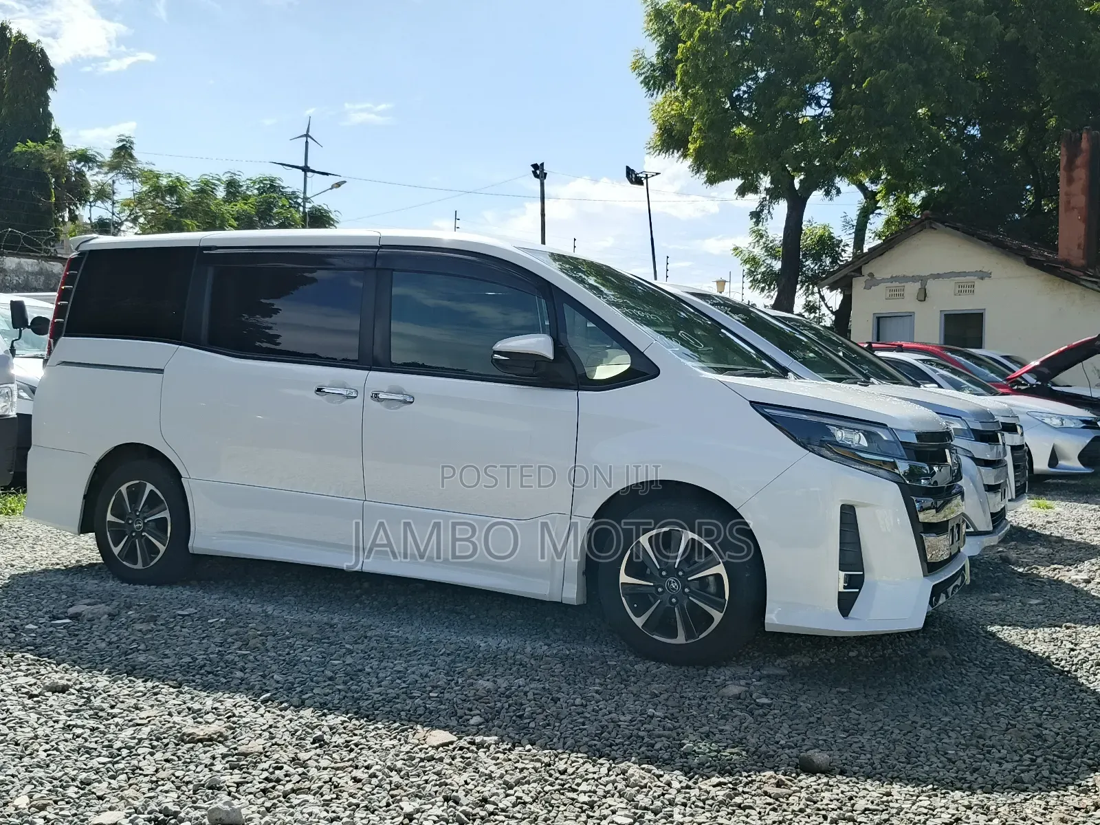 Toyota Noah 2.0 FWD (7 Seater) 2019 White