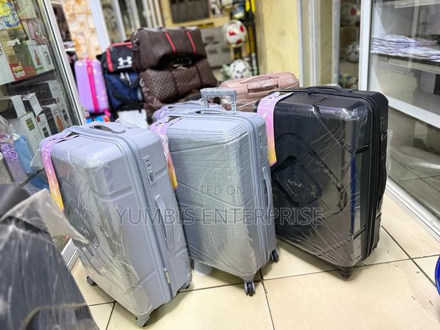 Quality Medium Suitcases Available at 4000 Each((Rubber)) - main view