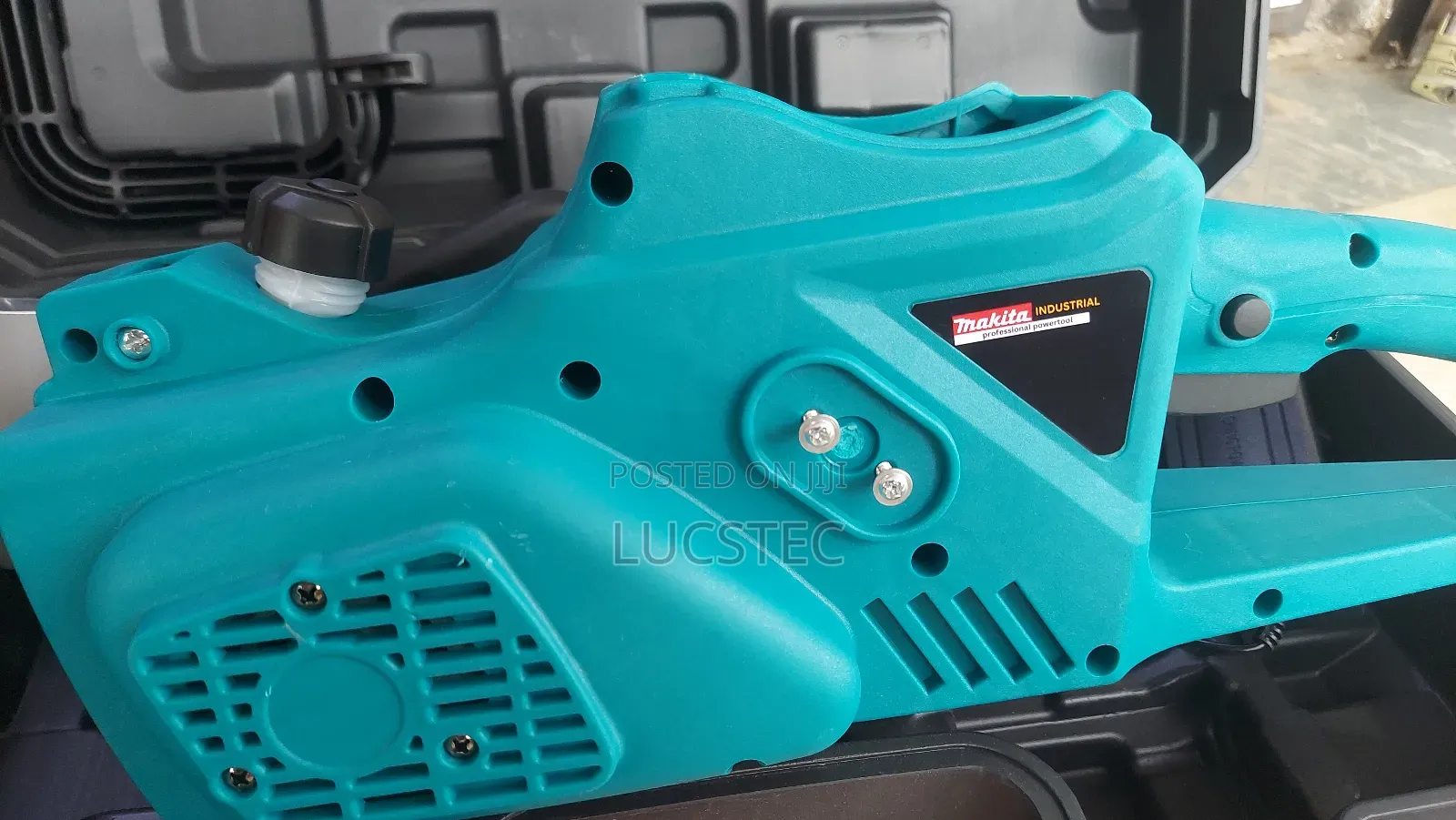 16" Cordless Chainsaw