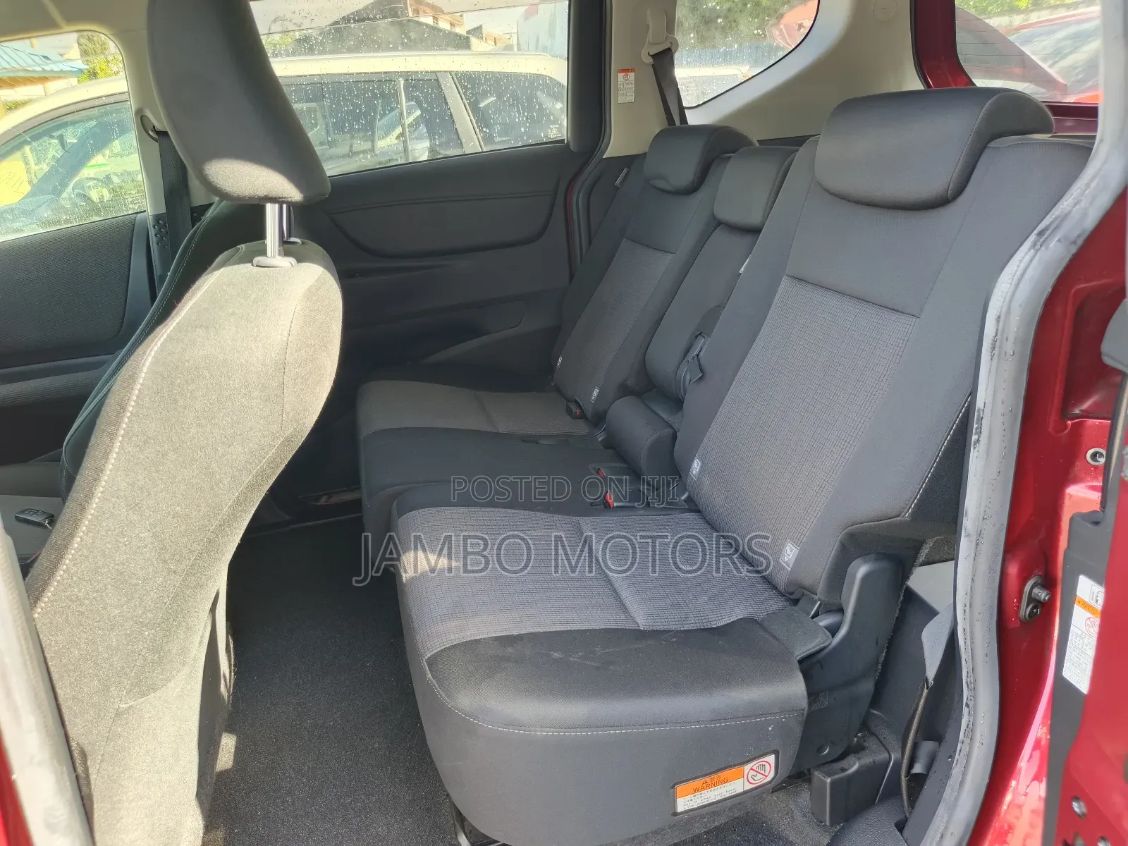 Toyota Sienta 1.5 Hybrid FWD 2019 Red