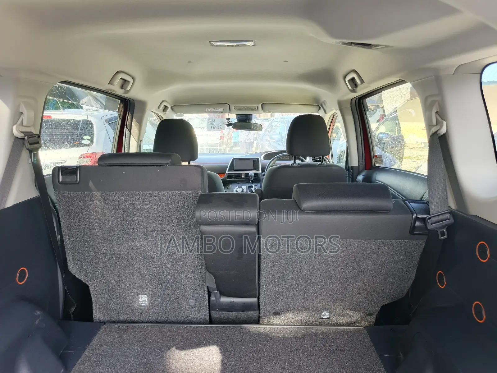 Toyota Sienta 1.5 Hybrid FWD 2019 Red