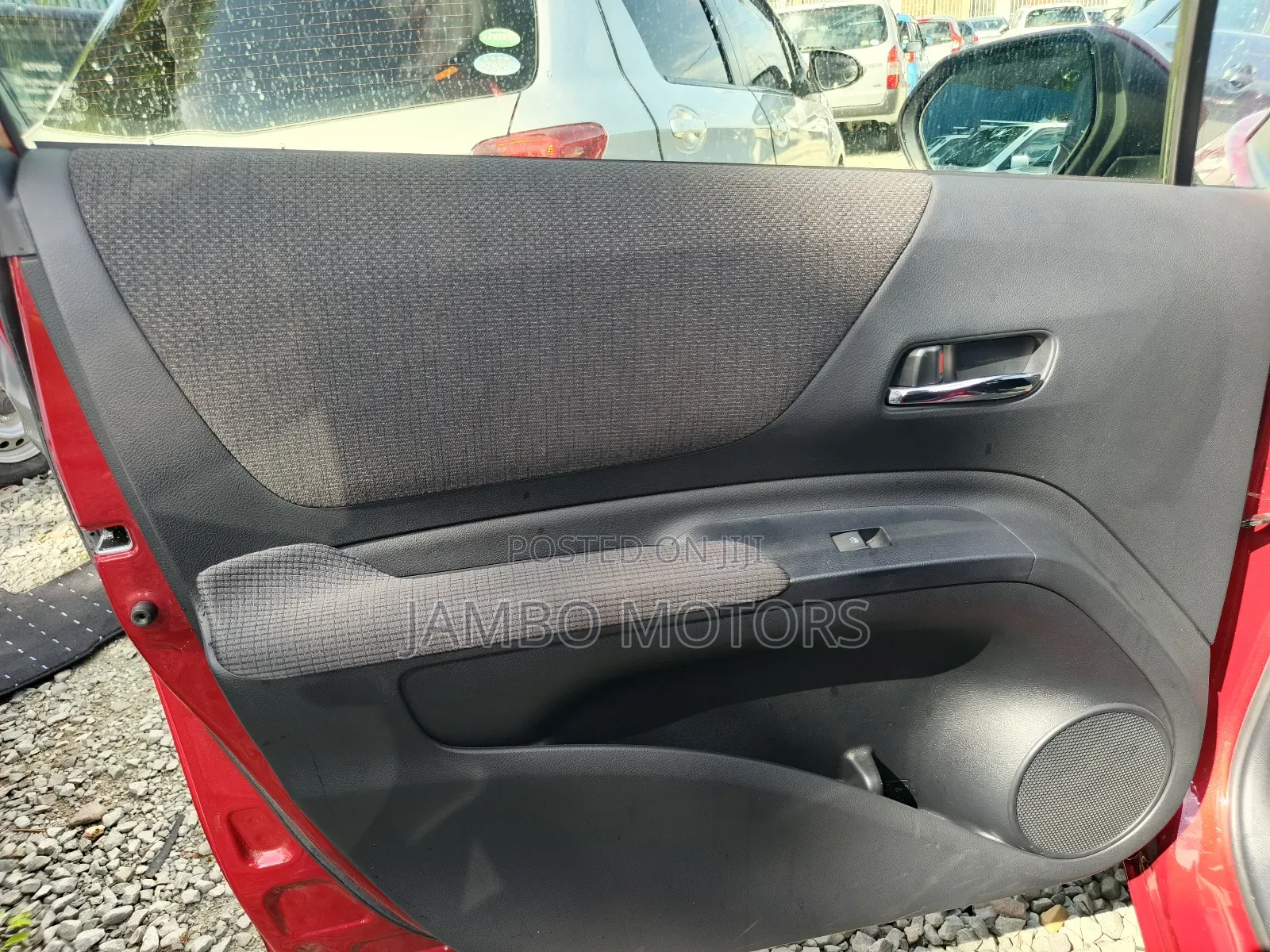 Toyota Sienta 1.5 Hybrid FWD 2019 Red