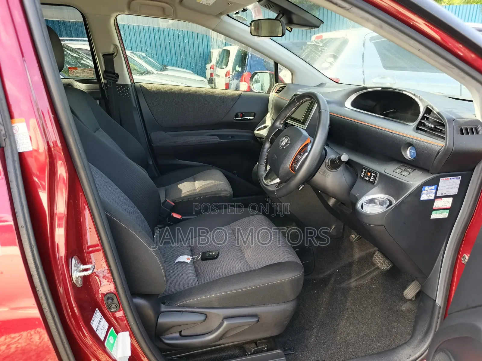 Toyota Sienta 1.5 Hybrid FWD 2019 Red