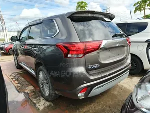 Mitsubishi Outlander 2.0 PHEV AWD 2018 Brown