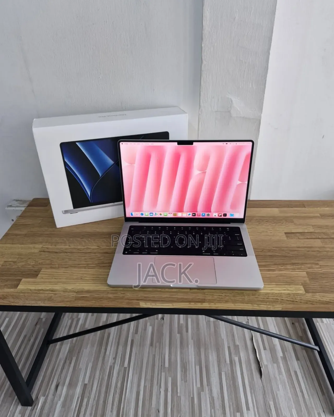 Laptop Apple MacBook Pro 2023 M2 Pro 14-Inch 16GB Apple M2 SSD 512GB