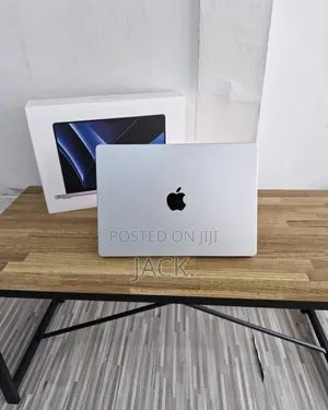 Laptop Apple MacBook Pro 2023 M2 Pro 14-Inch 16GB Apple M2 SSD 512GB