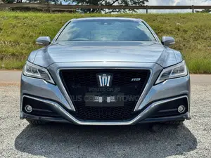Toyota Crown 2018 Silver
