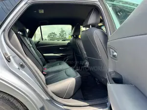 Toyota Crown 2018 Silver